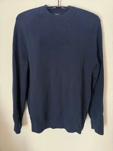 띠어리 네이비 크루넥 스웨터