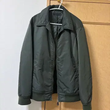 MA-1 스타일 다크 그린 자켓