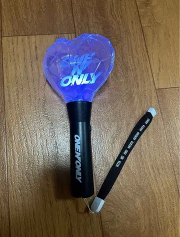 ONE N ONLY 응원봉 파란색 하트형 004