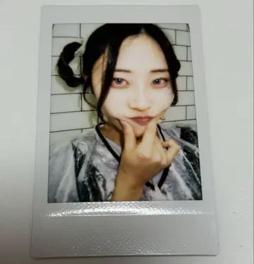 마메시바노타이군 모모치 응게루 폴라로이드