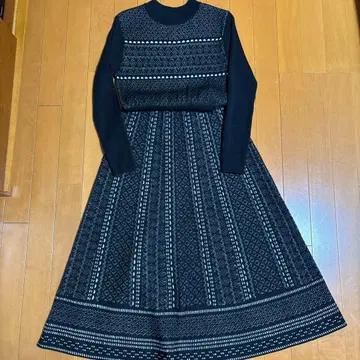 기하학 패턴 긴팔 니트 원피스