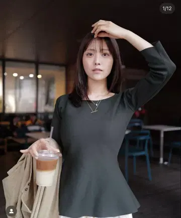 vallan 페플럼 스프링 니트 블랙