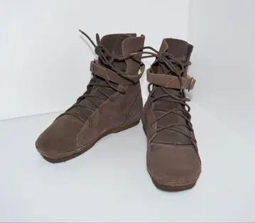 [ KOOS ] 브라운 스웨이드 하이컷 부츠