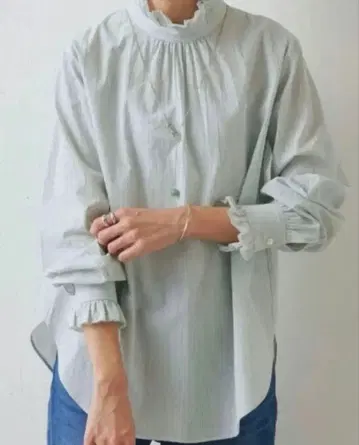 [ 새상품급 ] BEARDSLEY 비어즐리 프릴 옷깃 블라우스 스트라이프