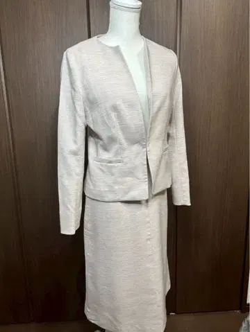 쿠 드 샹스 스커트 수트 노카라 자켓