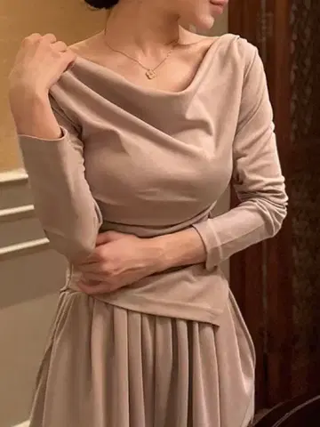 QUNG 요신 언밸런스 드레이프 개더 T 택 포함 새상품