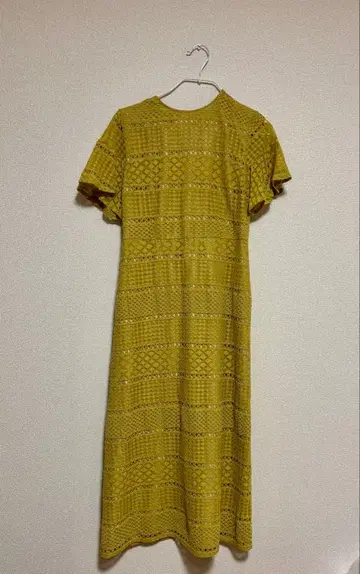 레이스 편 반팔 원피스 머스타드