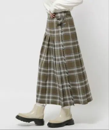 새상품 niko and - 체크 트윌 퀼트 스커트 브라운 체크