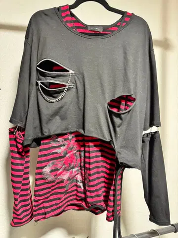 컷 아웃 디자인 7부 소매 티셔츠 블랙/빨간색