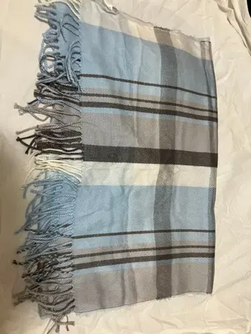 스트라이프 디자인 머플러 라이트 블루