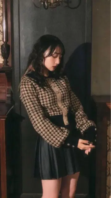 bubbles 하운드투스 체크 패턴 카라 부착 니트