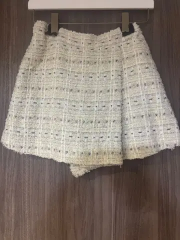 coel 아이보리 트위드 숏팬츠