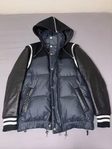 사카이 Sacai 후드 부착 다운 자켓