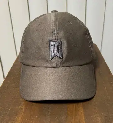 타이거 우즈 브라운 자수 로고 캡 Tiger Woods 골프