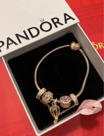 PANDORA 골드 팔찌 스톤 포함.