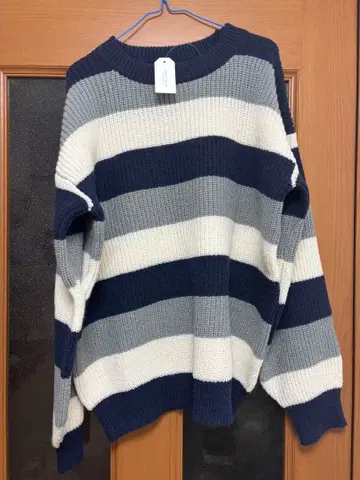 네이비 그레이 화이트 스트라이프 스웨터 M 사이즈