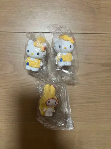 산리오 덴푸라 헬로키티 2개, 마이멜로디 1개