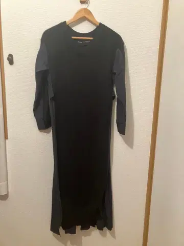 블랙 플리츠 디자인 롱 원피스 니트