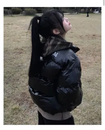 MUCENT Glossy black 다운 블랙