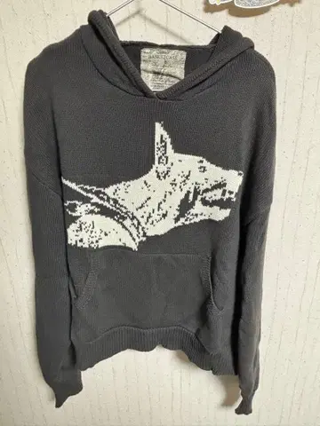 basketcase 니트 후드티 포커즈 아츠무 착용