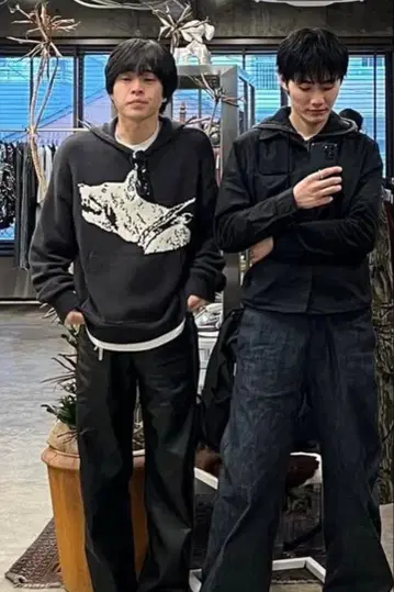 basketcase 니트 후드티 포커즈 아츠무 착용