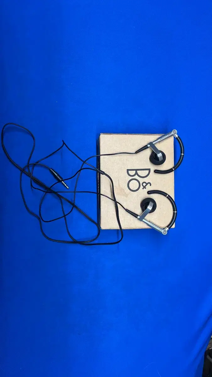 Bang &amp; Olufsen A8