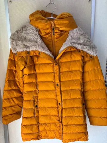 후드 부착 다운 자켓 머스타드