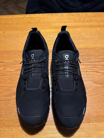 온 클라우드 6 워터프루프 블랙스니커즈