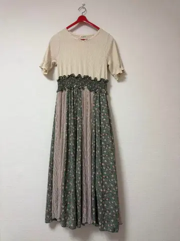 axes femme 레이스 x 패턴 절개 도킹 원피스