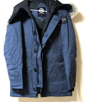 CANADA GOOSE 네이비 다운 자켓