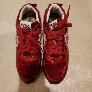URBAN SUN 레드 벨벳 스니커즈