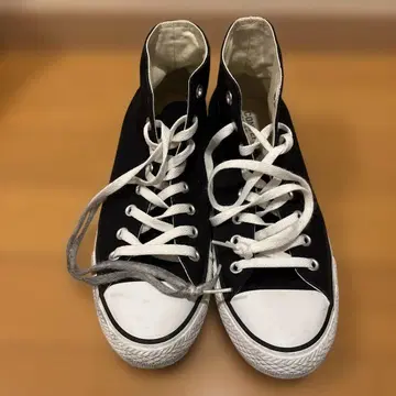Converse 블랙 하이컷 스니커즈