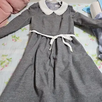 LODISPOTTO 그레이 카라 부착 긴팔 원피스