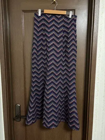 지그재그 패턴 롱 스커트