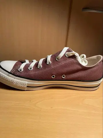 버건디 캔버스 로우컷 스니커즈