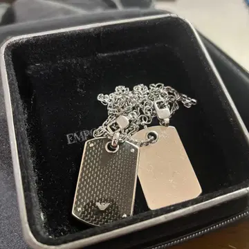 엠포리오 아르마니 도그 택 목걸이