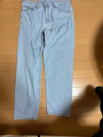 GAP의 라이트 블루 스트레이트 데님 팬츠