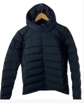 Tigora 네이비 후드 부착 다운 자켓 L 사이즈