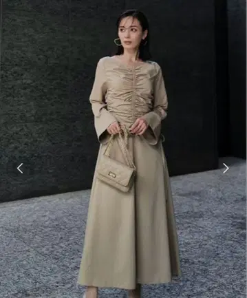 anuans 개더 디테일 원피스 ( BEIGE )