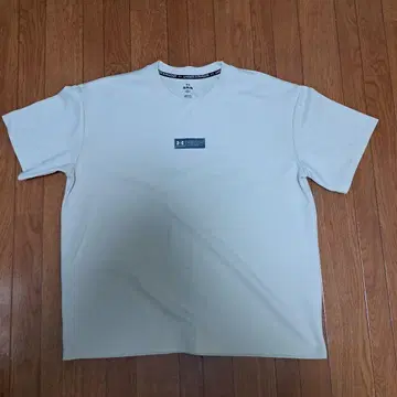 언더아머 T셔츠
