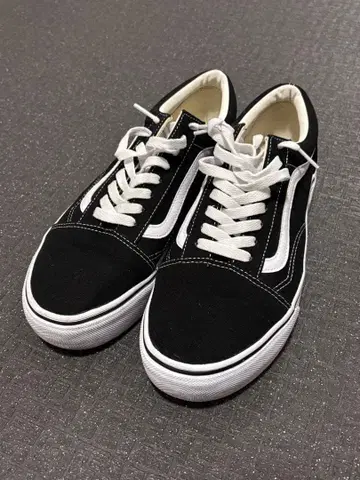 Vans 블랙 스니커즈 통굽