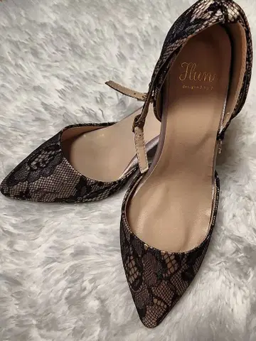 Flume [ 새상품 ] 레이스 패턴 스틸레토 하이힐