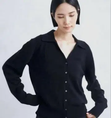 MIESROHE 오픈 카라 디자인 캐시미어 니트