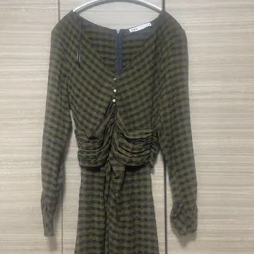 체크 무늬 드레이프 원피스