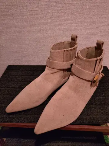 가격 인하! 베이지 스웨이드 스틸레토 부츠