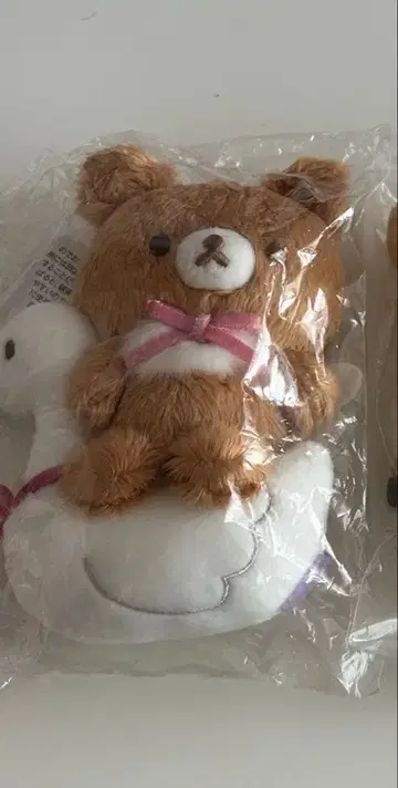 갈색 곰과 스완 씨 매달리는 봉제 인형