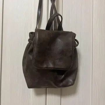 Brandy Melville 페이크 레더 미니 백팩