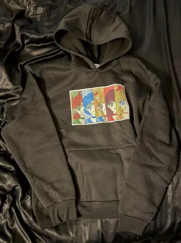 애니메이션 캐릭터 프린트 후드티 블랙