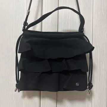 Medelu 프릴 디자인 숄더백 블랙