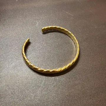 DIFFERENT BANGLE 디퍼런트 조지